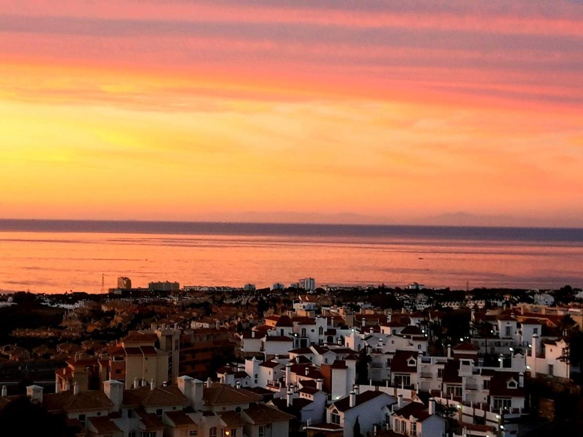 4 Bedroom Holiday Townhouse In Riviera Del Sol With Sea Views Sitio de Calahonda Exterior photo
